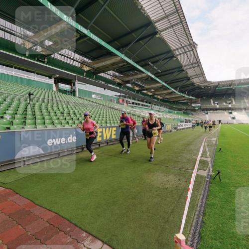 13.09.2026 - 21. swb-Marathon Bremen Michael Burmester http://msf.ph/oto/10301705 13.09.2026 10:47:23 Laufen im Stadion 10161, 10264, 10292, 10349, 10535, 10732, 10895, 10925, 10933, 10970, 11050, 11104, 11181, 11244, 11262, 11296, 11423, 11443, 11457, 11529, 11530, 11546, 11573, 11574, 11579, 11639, 11663, 11675, 11698, 11760, 12083, 12157, 12211, 12285, 12316, 12317, 12340, 12374, 12422, 12444, 12462, 12472, 10002, 10004, 10005, 10176, 10191, 10192, 10271, 10295, 10325, 10335, 10361, 10362, 10459, 10513, 10605, 10629, 10756, 10779, 10882, 10997, 10999, 11233, 11307 meine-sportfotos.de