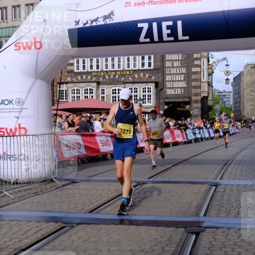13.09.2026 - 21. swb-Marathon Bremen Tim E. http://msf.ph/oto/10301713 13.09.2026 10:43:49 Ziel 10328, 10346, 10618, 10742, 11468, 11607, 11826, 12406, 13509 meine-sportfotos.de
