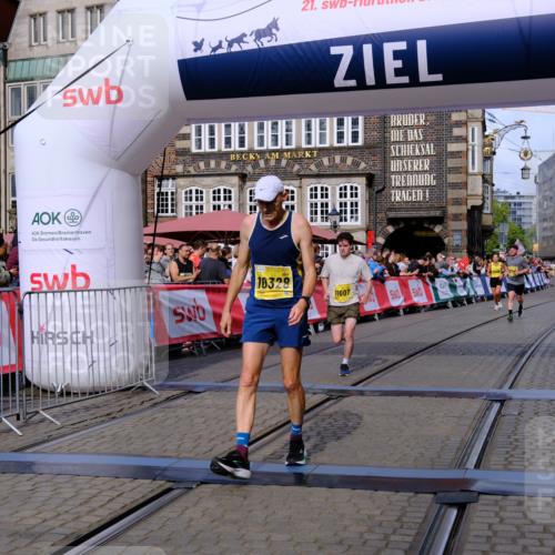 13.09.2026 - 21. swb-Marathon Bremen Tim E. http://msf.ph/oto/10301729 13.09.2026 10:43:49 Ziel 10328, 10346, 10618, 10742, 11468, 11607, 11826, 12406, 13509 meine-sportfotos.de