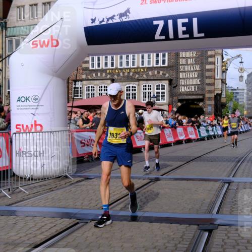 13.09.2026 - 21. swb-Marathon Bremen Tim E. http://msf.ph/oto/10301734 13.09.2026 10:43:49 Ziel 10328, 10346, 10618, 10742, 11468, 11607, 11826, 12406, 13509 meine-sportfotos.de