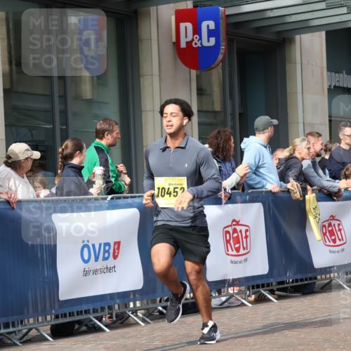 13.09.2026 - 21. swb-Marathon Bremen Strokosch-Dieckow http://msf.ph/oto/10301737 13.09.2026 10:49:57 Ziel 10170, 10233, 10876, 10923, 11111, 11128, 11178, 11415, 11497, 11499, 11622, 11680, 12045, 12240, 12269, 12510, 13562, 10452, 10508, 10593, 10709, 10966, 11005, 11007, 11035, 11183, 11415, 11717, 12380, 12510 meine-sportfotos.de