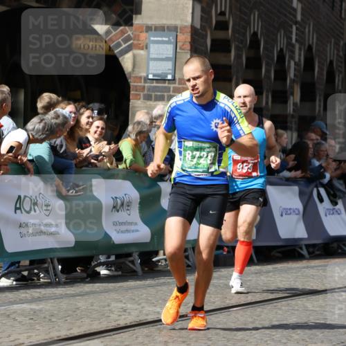 13.09.2026 - 21. swb-Marathon Bremen Strokosch-Dieckow http://msf.ph/oto/10301820 13.09.2026 12:52:44 Ziel 525, 959, 1357, 1507, 7768, 417, 553, 2100, 7244, 8077, 9522 meine-sportfotos.de