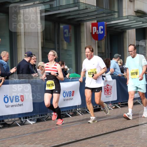 13.09.2026 - 21. swb-Marathon Bremen Strokosch-Dieckow http://msf.ph/oto/10301840 13.09.2026 10:50:01 Ziel 10170, 10233, 10525, 10840, 10876, 10923, 11111, 11128, 11178, 11497, 11499, 11622, 11680, 11742, 12045, 12078, 12240, 12269, 12447, 13562, 10452, 10508, 10593, 10709, 10876, 10966, 11005, 11007, 11035, 11183, 11415, 12380, 12510 meine-sportfotos.de