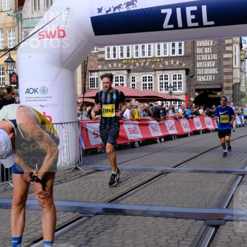 13.09.2026 - 21. swb-Marathon Bremen Tim E. http://msf.ph/oto/10301870 13.09.2026 10:44:05 Ziel 10337, 11019, 11208, 11312, 11614, 11930, 11948, 12250, 12253, 12436, 13509 meine-sportfotos.de