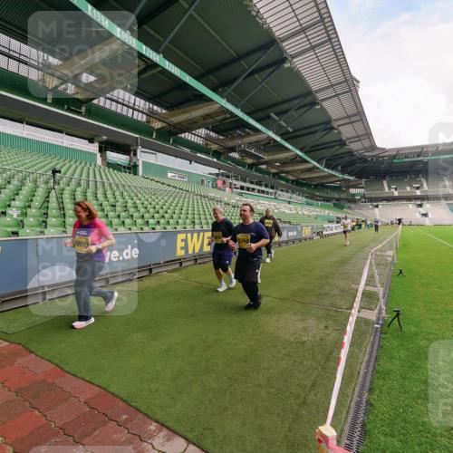 13.09.2026 - 21. swb-Marathon Bremen Michael Burmester http://msf.ph/oto/10301896 13.09.2026 10:50:42 Laufen im Stadion 10533, 10534, 10573, 10627, 10667, 10710, 11031, 11266, 11352, 11496, 11712, 11780, 11807, 12377, 12408, 12440, 12535, 10161, 10264, 10349, 10535, 10732, 10895, 10933, 10970, 11050, 11104, 11262, 11296, 11423, 11443, 11457, 11529, 11530, 11546, 11573, 11579, 11639, 11663, 11675, 11698, 11760, 12157, 12340, 12444, 12472 meine-sportfotos.de