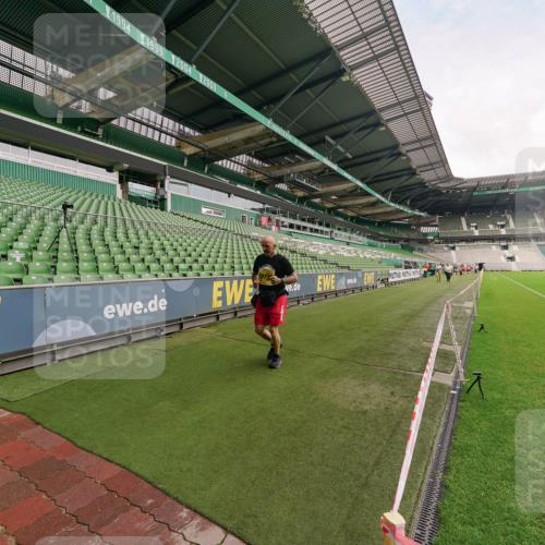 13.09.2026 - 21. swb-Marathon Bremen Michael Burmester http://msf.ph/oto/10301942 13.09.2026 10:51:53 Laufen im Stadion 10387, 10533, 10534, 10573, 10650, 10967, 10968, 11017, 11025, 11161, 11195, 11341, 11352, 11444, 11496, 11538, 11807, 12377, 12408, 12535, 12546, 10264, 10292, 10407, 10413, 10440, 10732, 10754, 10789, 10925, 11104, 11254, 11262, 11423, 11443, 11541, 11663, 11698, 11851, 11942, 11980, 12083, 12157, 12340, 12444, 12471, 12472, 12542, 12561 meine-sportfotos.de