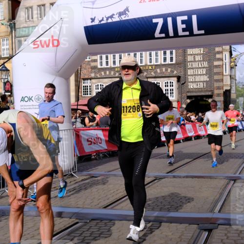 13.09.2026 - 21. swb-Marathon Bremen Tim E. http://msf.ph/oto/10301945 13.09.2026 10:44:11 Ziel 10337, 10342, 11019, 11208, 11312, 11447, 11614, 11930, 11948, 12250, 12253, 12436, 12559, 13538 meine-sportfotos.de