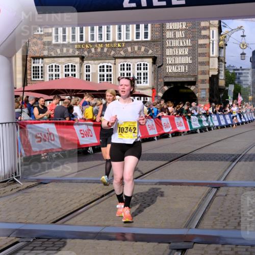 13.09.2026 - 21. swb-Marathon Bremen Tim E. http://msf.ph/oto/10301996 13.09.2026 10:44:19 Ziel 10337, 10342, 11108, 11208, 11312, 11447, 11614, 11644, 11758, 11930, 12436, 12559, 13538 meine-sportfotos.de