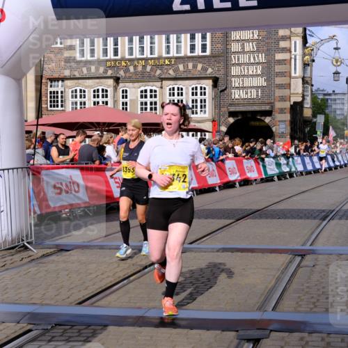 13.09.2026 - 21. swb-Marathon Bremen Tim E. http://msf.ph/oto/10302004 13.09.2026 10:44:19 Ziel 10337, 10342, 11108, 11208, 11312, 11447, 11614, 11644, 11758, 11930, 12436, 12559, 13538 meine-sportfotos.de