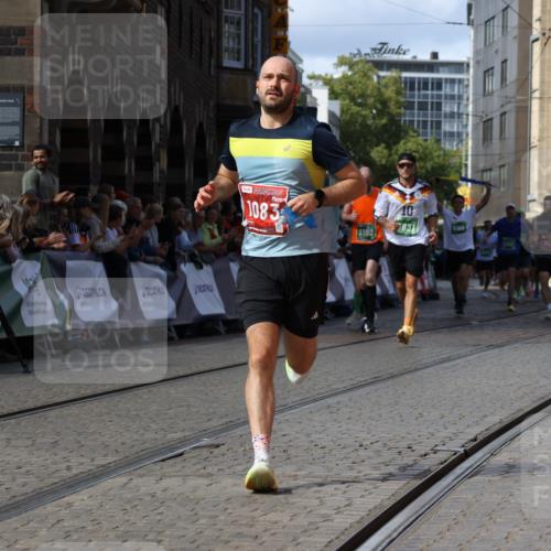 13.09.2026 - 21. swb-Marathon Bremen Strokosch-Dieckow http://msf.ph/oto/10302027 13.09.2026 13:29:54 Ziel 124, 132, 1083, 1243, 1365, 1581, 2076, 2289, 2301, 2742, 2957, 3030, 3721, 4541, 4576, 5244, 5599, 6006, 6103, 6384, 6499, 6690, 6930, 7013, 7079, 7384, 7426, 7649, 7884, 8009, 8481, 8594, 8831, 9534, 9747, 9770, 10013, 13031, 1205, 1308, 1611, 1653, 1759, 1780, 1848, 2126, 3190, 5039, 5198, 5348, 5631, 6225, 6720, 6942, 6992, 6994, 7609, 7932, 8110, 8115, 8470, 9104, 9125 meine-sportfotos.de