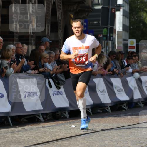 13.09.2026 - 21. swb-Marathon Bremen Strokosch-Dieckow http://msf.ph/oto/10302048 13.09.2026 12:52:55 Ziel 525, 7768, 8729, 7650, 8077, 9522 meine-sportfotos.de
