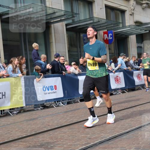 13.09.2026 - 21. swb-Marathon Bremen Strokosch-Dieckow http://msf.ph/oto/10302050 13.09.2026 10:50:15 Ziel 10170, 10233, 10267, 10525, 10764, 10840, 10923, 11220, 11276, 11622, 11664, 11680, 11742, 11753, 11774, 12045, 12052, 12078, 12309, 12447, 12488, 13544, 13562, 10170, 10452, 10593, 10876, 11005, 11111, 11128, 11178, 11415, 11497, 11499, 12240, 12269, 12380, 12510 meine-sportfotos.de