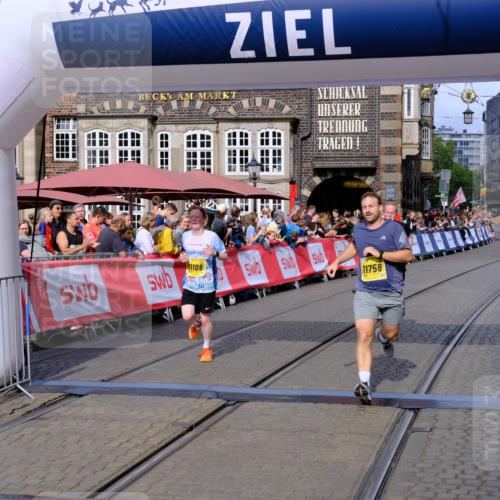 13.09.2026 - 21. swb-Marathon Bremen Tim E. http://msf.ph/oto/10302052 13.09.2026 10:44:25 Ziel 10342, 11108, 11447, 11644, 11758, 11930, 12559, 13538 meine-sportfotos.de