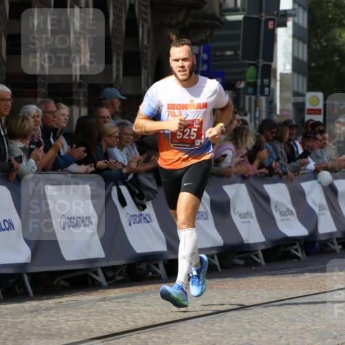 13.09.2026 - 21. swb-Marathon Bremen Strokosch-Dieckow http://msf.ph/oto/10302059 13.09.2026 12:52:55 Ziel 525, 7768, 8729, 7650, 8077, 9522 meine-sportfotos.de