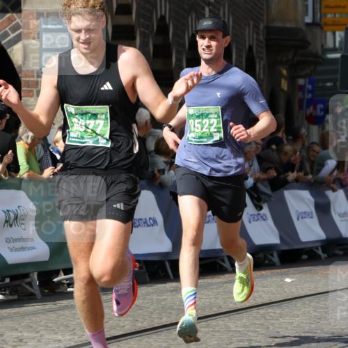 13.09.2026 - 21. swb-Marathon Bremen Strokosch-Dieckow http://msf.ph/oto/10302117 13.09.2026 12:52:57 Ziel 525, 553, 7768, 8729, 2585, 7650 meine-sportfotos.de