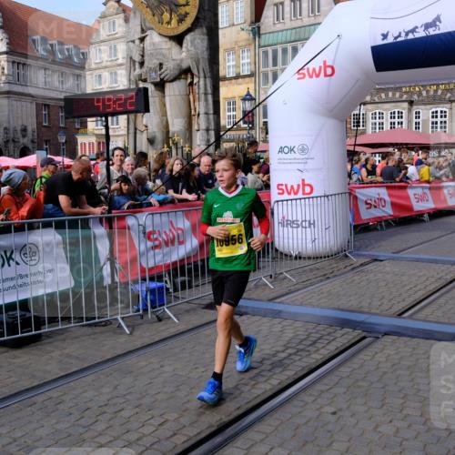13.09.2026 - 21. swb-Marathon Bremen Tim E. http://msf.ph/oto/10302154 13.09.2026 10:44:39 Ziel 10956, 11148, 11438, 11644 meine-sportfotos.de