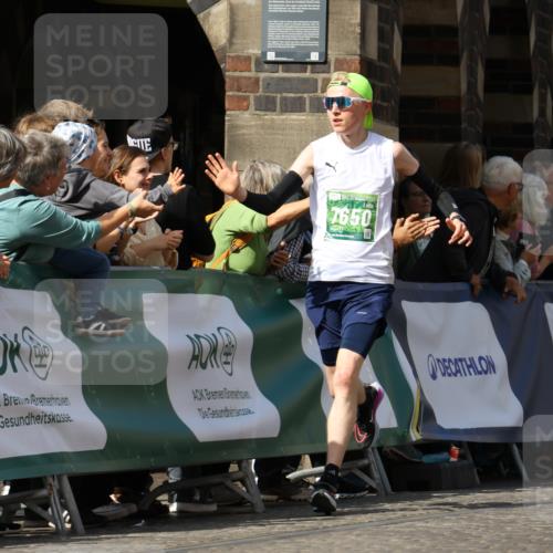 13.09.2026 - 21. swb-Marathon Bremen Strokosch-Dieckow http://msf.ph/oto/10302195 13.09.2026 12:53:07 Ziel 417, 553, 2100, 7244, 8729, 2585, 2670, 7650, 8081 meine-sportfotos.de