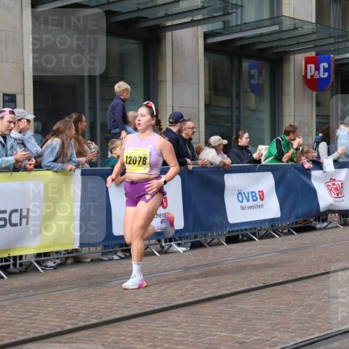 13.09.2026 - 21. swb-Marathon Bremen Strokosch-Dieckow http://msf.ph/oto/10302273 13.09.2026 10:50:24 Ziel 10267, 10537, 10764, 11076, 11170, 11220, 11276, 11664, 11742, 11753, 11774, 11961, 12052, 12070, 12179, 12309, 12488, 12560, 13544, 10170, 10233, 10525, 10840, 10876, 10923, 11111, 11128, 11178, 11497, 11499, 11622, 11680, 12045, 12078, 12240, 12269, 12447, 13562 meine-sportfotos.de