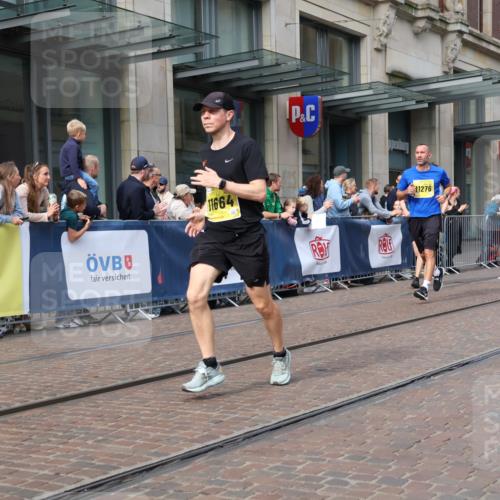 13.09.2026 - 21. swb-Marathon Bremen Strokosch-Dieckow http://msf.ph/oto/10302351 13.09.2026 10:50:30 Ziel 10200, 10267, 10537, 10764, 11076, 11087, 11170, 11220, 11753, 11774, 11961, 12004, 12052, 12070, 12179, 12309, 12351, 12407, 12488, 12560, 13544, 10170, 10233, 10525, 10840, 10923, 11111, 11128, 11178, 11276, 11497, 11499, 11622, 11664, 11680, 11742, 12045, 12078, 12269, 12447, 13562 meine-sportfotos.de