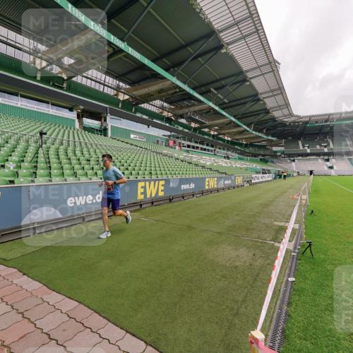 13.09.2026 - 21. swb-Marathon Bremen Michael Burmester http://msf.ph/oto/10302370 13.09.2026 12:24:32 Laufen im Stadion 149, 289, 798, 814, 1313, 1483, 1490, 1544, 1567, 634, 642, 1957 meine-sportfotos.de