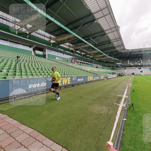 13.09.2026 - 21. swb-Marathon Bremen Michael Burmester http://msf.ph/oto/10302379 13.09.2026 12:24:57 Laufen im Stadion 149, 289, 798, 814, 968, 1313, 1483, 1490, 1544, 2044, 634, 642, 1957 meine-sportfotos.de
