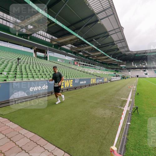 13.09.2026 - 21. swb-Marathon Bremen Michael Burmester http://msf.ph/oto/10302398 13.09.2026 12:26:00 Laufen im Stadion 206, 322, 447, 814, 841, 875, 968, 1187, 1313, 1544, 1840, 2044, 2143, 129, 236, 642 meine-sportfotos.de