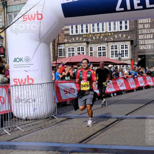 13.09.2026 - 21. swb-Marathon Bremen Tim E. http://msf.ph/oto/10302442 13.09.2026 10:45:03 Ziel 10266, 10628, 10861, 11615, 11692, 11704, 12302, 12425, 12473 meine-sportfotos.de
