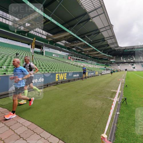 13.09.2026 - 21. swb-Marathon Bremen Michael Burmester http://msf.ph/oto/10302484 13.09.2026 12:28:01 Laufen im Stadion 103, 238, 358, 420, 553, 574, 649, 719, 959, 1161, 1253, 1256, 1352, 1391, 1428, 1525, 1724, 1783, 1917, 2032, 3662, 4264, 149, 289, 798, 814, 1313, 1483, 1490, 1544, 1567 meine-sportfotos.de
