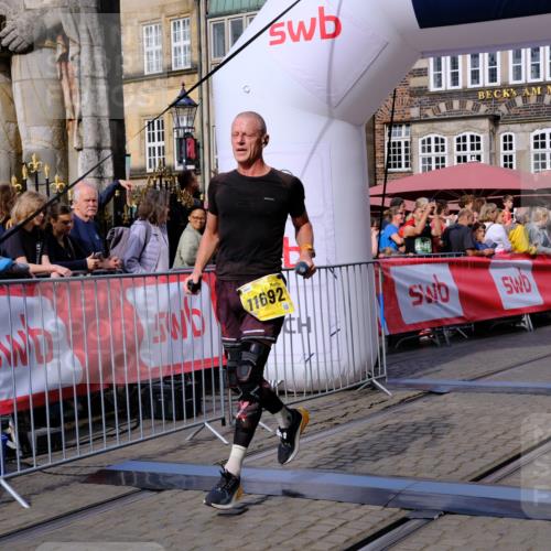 13.09.2026 - 21. swb-Marathon Bremen Tim E. http://msf.ph/oto/10302491 13.09.2026 10:45:05 Ziel 10266, 10628, 10861, 11615, 11692, 11704, 12302, 12425, 12473 meine-sportfotos.de