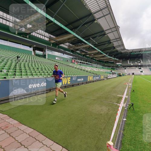 13.09.2026 - 21. swb-Marathon Bremen Michael Burmester http://msf.ph/oto/10302508 13.09.2026 12:28:49 Laufen im Stadion 358, 420, 520, 547, 553, 574, 649, 719, 858, 934, 959, 1161, 1253, 1256, 1352, 1391, 1428, 1525, 1724, 1783, 1917, 2032, 3662, 4264, 447, 814, 968, 1187, 1313, 1544, 1840, 2044, 2143 meine-sportfotos.de