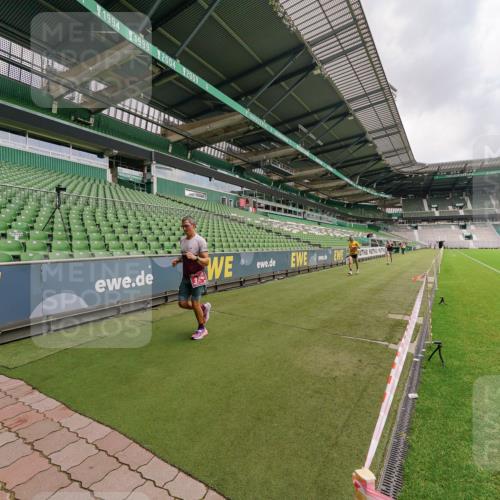13.09.2026 - 21. swb-Marathon Bremen Michael Burmester http://msf.ph/oto/10302519 13.09.2026 12:29:21 Laufen im Stadion 314, 358, 520, 547, 553, 574, 649, 719, 858, 934, 959, 1253, 1256, 1391, 1428, 1525, 1724, 1783, 3662, 206, 322, 447, 814, 841, 875, 968, 1187, 1313, 1544, 1840, 2044, 2143 meine-sportfotos.de