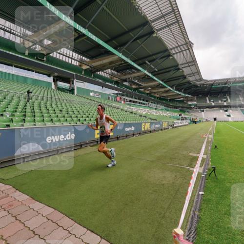 13.09.2026 - 21. swb-Marathon Bremen Michael Burmester http://msf.ph/oto/10302530 13.09.2026 12:29:45 Laufen im Stadion 314, 520, 547, 649, 719, 858, 934, 959, 1168, 1214, 1391, 1428, 1453, 206, 238, 322, 447, 841, 875, 968, 1187, 1840, 2044, 2143 meine-sportfotos.de