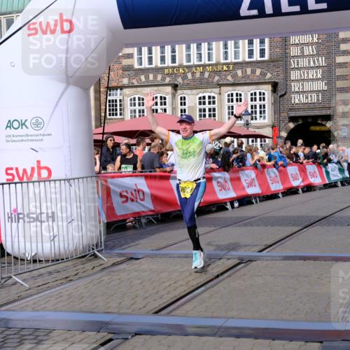 13.09.2026 - 21. swb-Marathon Bremen Tim E. http://msf.ph/oto/10302563 13.09.2026 10:45:10 Ziel 10266, 10628, 10735, 11692, 11704, 12302, 12425 meine-sportfotos.de