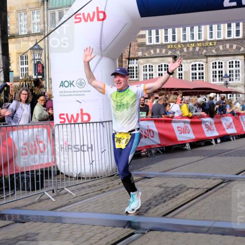 13.09.2026 - 21. swb-Marathon Bremen Tim E. http://msf.ph/oto/10302584 13.09.2026 10:45:10 Ziel 10266, 10628, 10735, 11692, 11704, 12302, 12425 meine-sportfotos.de