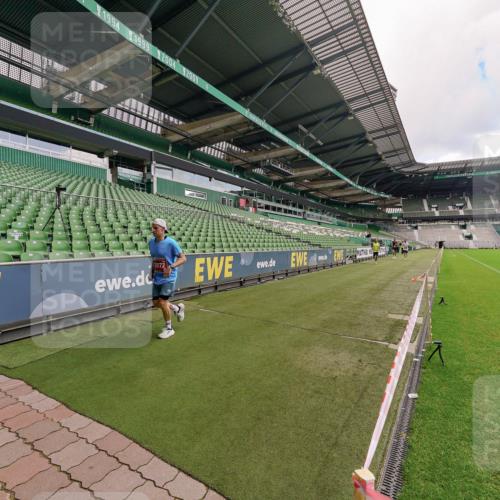 13.09.2026 - 21. swb-Marathon Bremen Michael Burmester http://msf.ph/oto/10302618 13.09.2026 12:33:56 Laufen im Stadion 250, 272, 299, 525, 919, 1089, 1212, 1606, 1629, 2072, 5428, 7741, 314, 520, 547, 1168, 1214, 1357, 1453, 1639, 4474, 5212, 6485, 8285 meine-sportfotos.de