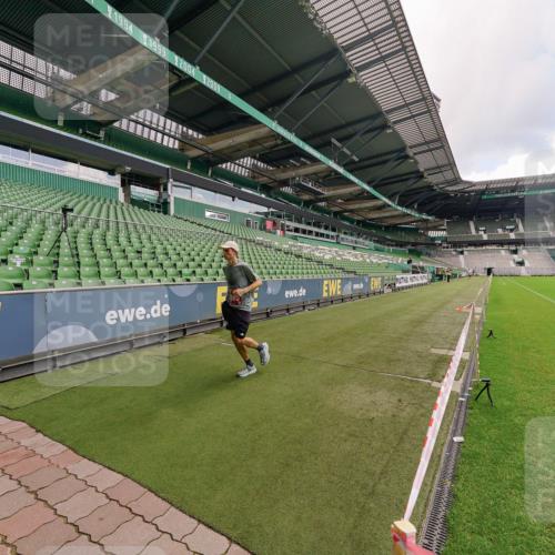 13.09.2026 - 21. swb-Marathon Bremen Michael Burmester http://msf.ph/oto/10302643 13.09.2026 12:34:35 Laufen im Stadion 250, 272, 299, 525, 919, 1089, 1212, 2072, 5428, 7741, 417, 573, 1168, 1214, 1357, 1453, 1507, 1639, 4474, 5212, 6485, 6507, 8044, 8285 meine-sportfotos.de