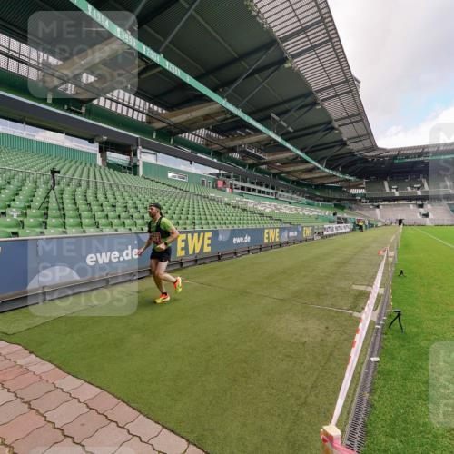 13.09.2026 - 21. swb-Marathon Bremen Michael Burmester http://msf.ph/oto/10302670 13.09.2026 12:35:51 Laufen im Stadion 250, 272, 365, 850, 1089, 1288, 1550, 1875, 1993, 4232, 7692, 7768, 8075, 13033, 417, 482, 573, 668, 943, 1020, 1126, 1507, 1606, 1629, 2100, 6507, 8044 meine-sportfotos.de