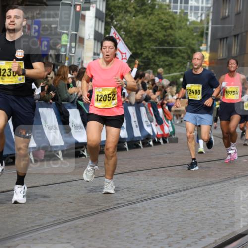 13.09.2026 - 21. swb-Marathon Bremen Strokosch-Dieckow http://msf.ph/oto/10302687 13.09.2026 10:50:48 Ziel 10170, 10233, 10525, 10840, 10923, 11220, 11276, 11497, 11499, 11622, 11664, 11680, 11742, 11774, 12045, 12078, 12309, 12447, 13562, 10200, 10537, 11087, 11170, 11339, 11625, 11626, 12004, 12179, 12303, 12351, 12407, 12560 meine-sportfotos.de