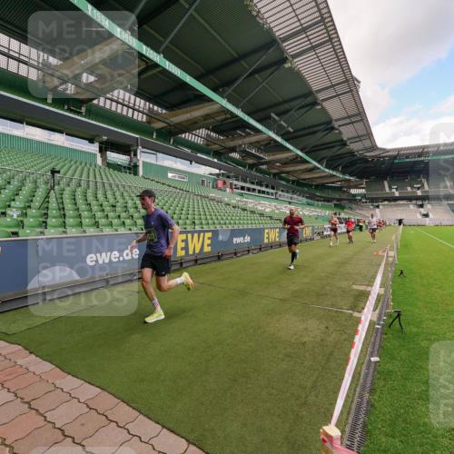 13.09.2026 - 21. swb-Marathon Bremen Michael Burmester http://msf.ph/oto/10302715 13.09.2026 12:37:17 Laufen im Stadion 365, 466, 658, 850, 895, 1090, 1288, 1385, 1485, 1583, 1604, 1754, 1993, 2073, 2585, 2670, 3617, 7244, 7768, 8075, 8081, 8729, 13033, 250, 272, 299, 525, 919, 1089, 1212, 1606, 2072, 5428, 7741 meine-sportfotos.de
