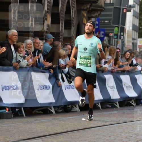 13.09.2026 - 21. swb-Marathon Bremen Strokosch-Dieckow http://msf.ph/oto/10302720 13.09.2026 12:53:46 Ziel 2352, 2670, 3080, 3606, 8081, 5160, 13212 meine-sportfotos.de