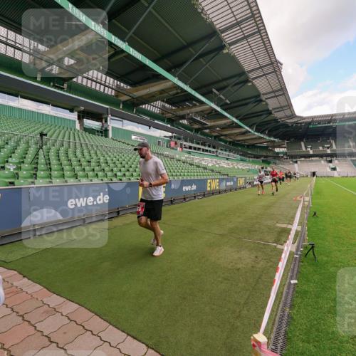 13.09.2026 - 21. swb-Marathon Bremen Michael Burmester http://msf.ph/oto/10302733 13.09.2026 12:37:23 Laufen im Stadion 365, 466, 658, 850, 895, 1090, 1118, 1288, 1385, 1485, 1583, 1604, 1754, 1993, 2073, 2585, 2670, 3617, 7244, 7768, 8075, 8081, 8729, 9522, 9617, 13033, 250, 272, 299, 525, 919, 1089, 1212, 2072, 5428, 7741 meine-sportfotos.de
