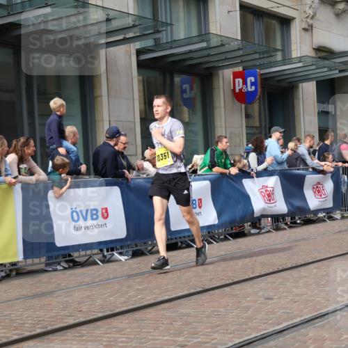 13.09.2026 - 21. swb-Marathon Bremen Strokosch-Dieckow http://msf.ph/oto/10302745 13.09.2026 10:50:50 Ziel 10200, 10471, 10515, 10808, 10887, 11087, 11339, 11503, 11537, 11625, 11626, 11801, 11973, 12004, 12051, 12133, 12303, 12351, 12407, 12552, 10267, 10537, 10764, 11076, 11170, 11220, 11276, 11664, 11742, 11753, 11774, 11961, 12052, 12070, 12179, 12309, 12488, 12560, 13544 meine-sportfotos.de