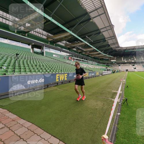 13.09.2026 - 21. swb-Marathon Bremen Michael Burmester http://msf.ph/oto/10302780 13.09.2026 12:38:10 Laufen im Stadion 277, 346, 466, 658, 895, 901, 1090, 1118, 1248, 1320, 1323, 1385, 1472, 1485, 1583, 1587, 1604, 1754, 1911, 2073, 2141, 2352, 2585, 2670, 3080, 3606, 3617, 5160, 5163, 6112, 7244, 7650, 8077, 8081, 8729, 9399, 9522, 9617, 250, 272, 299, 525, 919, 1089, 1212, 1875, 2072 meine-sportfotos.de