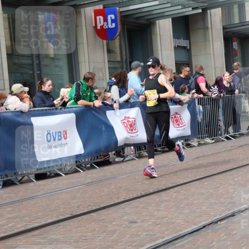 13.09.2026 - 21. swb-Marathon Bremen Strokosch-Dieckow http://msf.ph/oto/10302782 13.09.2026 10:50:53 Ziel 10200, 10381, 10471, 10515, 10808, 10887, 11339, 11503, 11537, 11625, 11626, 11801, 11973, 12004, 12051, 12133, 12303, 12407, 12552, 10267, 10537, 10764, 11076, 11087, 11170, 11220, 11276, 11664, 11753, 11774, 11961, 12004, 12052, 12070, 12179, 12309, 12351, 12488, 12560, 13544 meine-sportfotos.de
