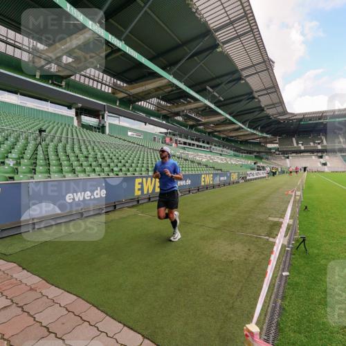 13.09.2026 - 21. swb-Marathon Bremen Michael Burmester http://msf.ph/oto/10302788 13.09.2026 12:38:32 Laufen im Stadion 277, 346, 466, 658, 895, 901, 1090, 1118, 1248, 1320, 1323, 1385, 1472, 1576, 1587, 1604, 1717, 1751, 1754, 1758, 1795, 1800, 1911, 2141, 2352, 2585, 2670, 3080, 3606, 5160, 5163, 5912, 6112, 7650, 8077, 8081, 8467, 8729, 9399, 9522, 9617, 250, 272, 299, 919, 1089, 1550, 1875, 4232, 7692 meine-sportfotos.de