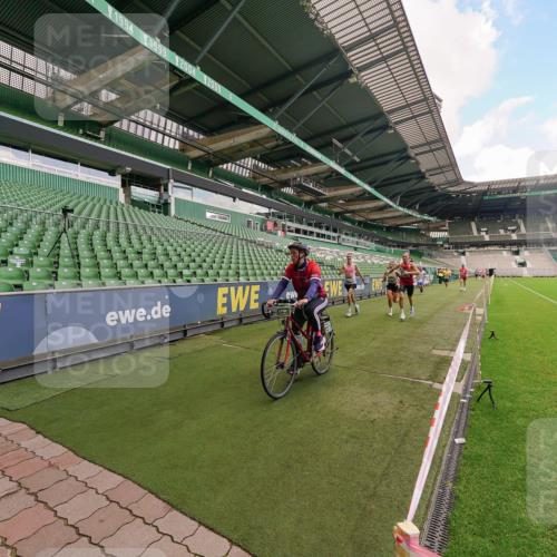 13.09.2026 - 21. swb-Marathon Bremen Michael Burmester http://msf.ph/oto/10302816 13.09.2026 12:38:59 Laufen im Stadion 277, 346, 807, 895, 901, 1090, 1118, 1248, 1320, 1323, 1472, 1508, 1576, 1587, 1604, 1717, 1751, 1758, 1795, 1800, 1852, 1911, 2049, 2099, 2141, 2352, 2670, 3080, 3606, 3744, 5160, 5163, 5912, 6112, 7650, 8077, 8081, 8467, 9399, 9522, 9617, 9630, 250, 272, 365, 850, 1089, 1288, 1550, 1875, 1993, 4232, 7692, 8075, 13033 meine-sportfotos.de