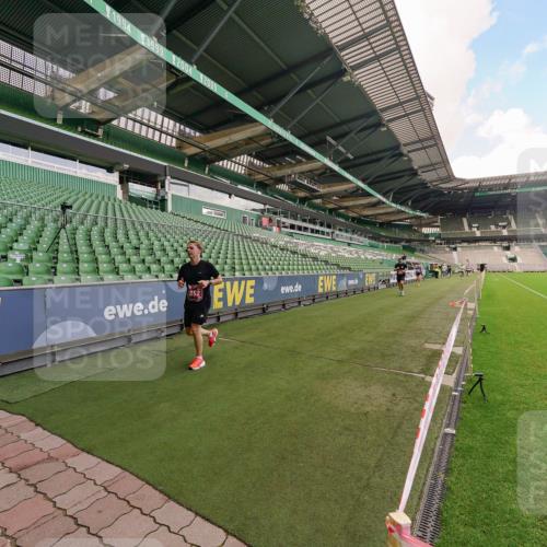 13.09.2026 - 21. swb-Marathon Bremen Michael Burmester http://msf.ph/oto/10302866 13.09.2026 12:40:19 Laufen im Stadion 126, 371, 453, 603, 640, 650, 671, 735, 744, 807, 862, 912, 957, 1136, 1336, 1379, 1381, 1508, 1540, 1571, 1576, 1614, 1717, 1751, 1758, 1795, 1800, 1852, 1860, 1901, 1930, 1950, 2049, 2099, 3744, 4381, 4936, 5163, 5912, 6201, 6630, 7118, 7671, 8467, 9329, 9630, 10034, 13080, 13224, 365, 466, 658, 850, 1090, 1288, 1385, 1485, 1583, 1754, 1993, 2073, 2585, 3617, 7244, 7692, 7768, 8075, 8729, 13033 meine-sportfotos.de