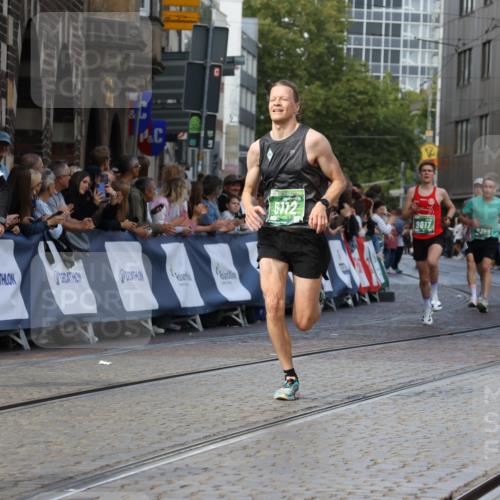 13.09.2026 - 21. swb-Marathon Bremen Strokosch-Dieckow http://msf.ph/oto/10302897 13.09.2026 12:54:03 Ziel 272, 1089, 1168, 1606, 3606, 13212, 1256, 1629, 6112, 9399, 9617 meine-sportfotos.de