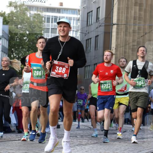 13.09.2026 - 21. swb-Marathon Bremen Strokosch-Dieckow http://msf.ph/oto/10302948 13.09.2026 13:23:03 Ziel 388, 913, 2040, 2402, 2481, 2771, 2806, 3145, 4483, 6707, 6737, 6792, 6891, 7586, 8547, 8551, 8694, 9090, 9510, 1809, 1900, 2306, 2367, 2427, 2827, 2899, 2961, 3374, 3729, 3920, 5114, 8045, 8231, 8304, 8732, 8787, 9827, 10127 meine-sportfotos.de