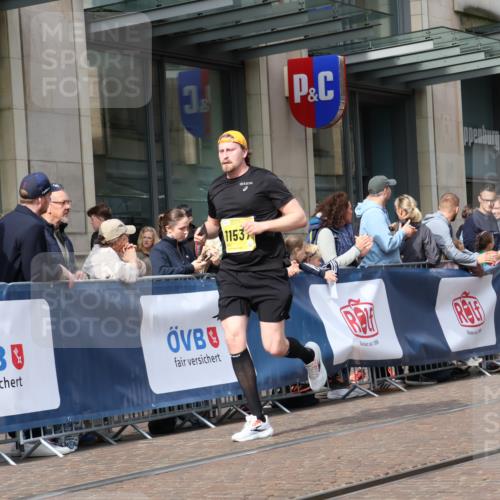 13.09.2026 - 21. swb-Marathon Bremen Strokosch-Dieckow http://msf.ph/oto/10302954 13.09.2026 10:51:02 Ziel 10334, 10381, 10471, 10515, 10544, 10763, 10808, 10825, 10862, 10887, 10984, 11145, 11503, 11537, 11801, 11973, 12051, 12133, 12424, 12548, 12552, 13631, 10200, 10267, 10537, 10764, 11076, 11087, 11170, 11339, 11625, 11626, 11753, 11961, 12004, 12070, 12179, 12303, 12351, 12407, 12488, 12560 meine-sportfotos.de